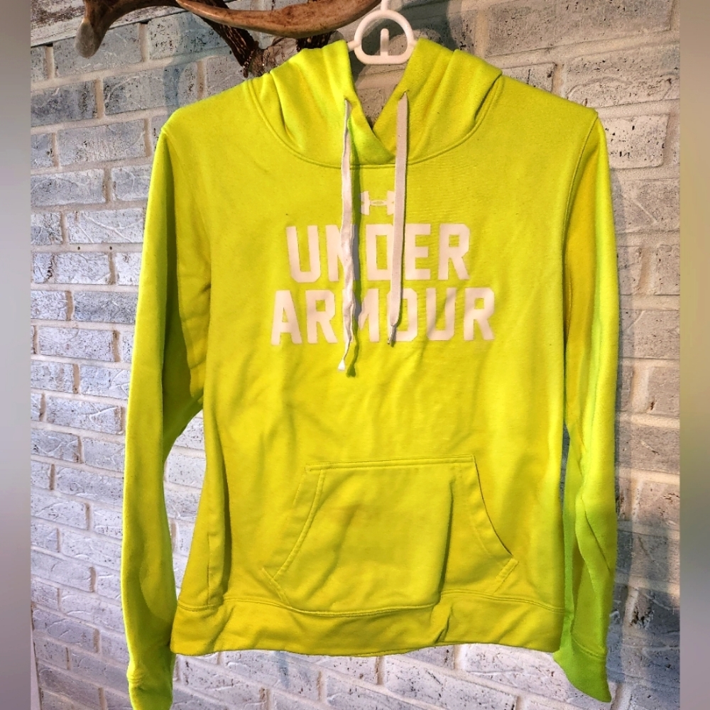 Boys under Armour hooded sweatshirt